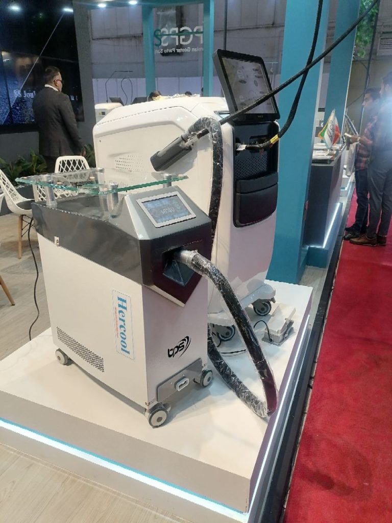 دستگاه کولینگ لیزر در نمایشگاه
